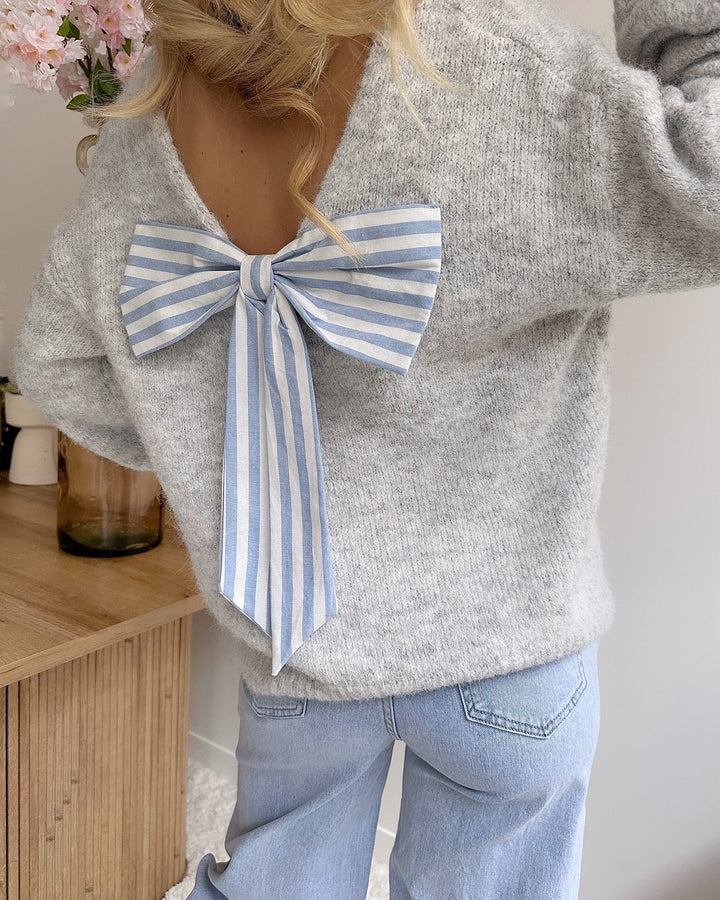 EMRULA gray striped knotted mesh